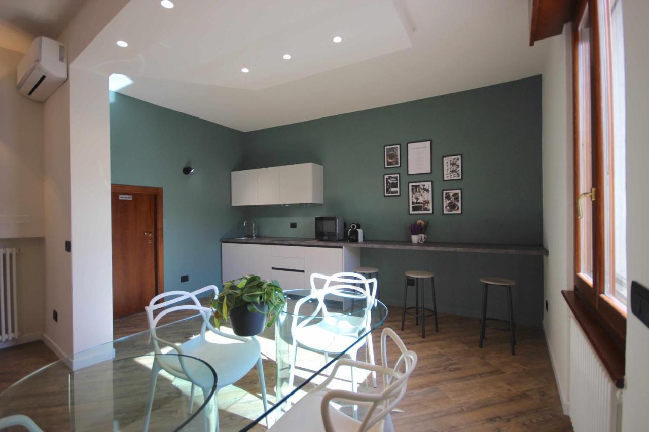 Case Vr Holiday Vittorias Flat Verona Exterior foto